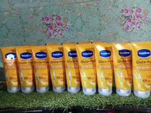 Vaseline Gluta Hya Sunscreen