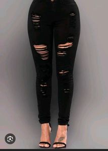 Ripped Black Skinny Jeans👖🖤