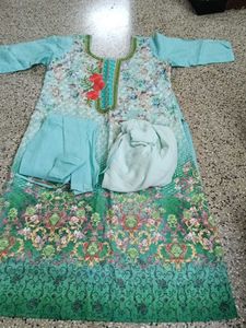 Preloved Suit Set For Grabs