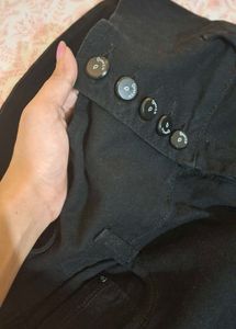 Classic Black High-Waisted Skinny Jeans