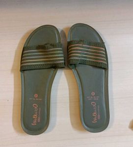 Walkaro Slip On