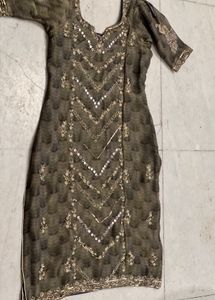 Celebrity Style Pakistani Suit💎