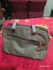 Baggit Handbag triple zipper spacious bag