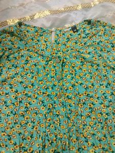 Floral Print Top - Flowy Fit
