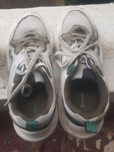 Zudio Sneakers