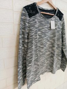 Stylish Knit Top with Lace Detail