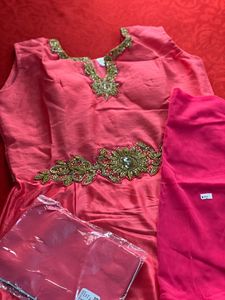 ETHNIC WEAR WITH LEGGINGS AND NET SHAWL