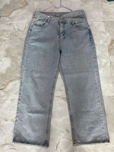 Assymetrical High Waisted Jeans