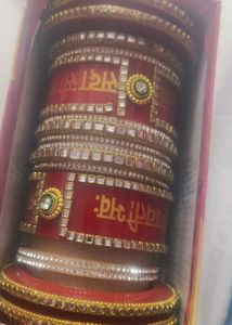 Beautiful Chuda Set
