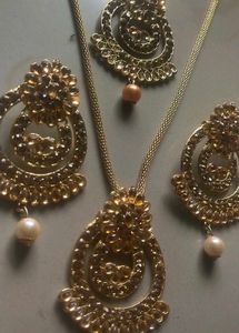 Golden Indian Jewelry Set