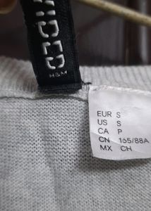 H&amp;M Duh Crop Sweater