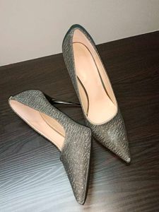 Black Shimmery Pumps