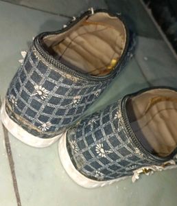 Floral Patterned Jutti Style Shoes