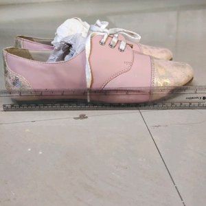 Carlton London item8