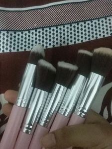 30 Rs Off... Makeup Brushes