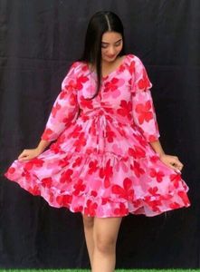 Women Floral Printed Dress Name: Women Floral Printed Dress Fabric: CrepeSleeve Length: Three-Quarter SleevesPattern: M (Bust Size: 38 in) Country of Origin: India