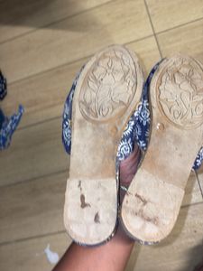 Ethnic Blue Juttis