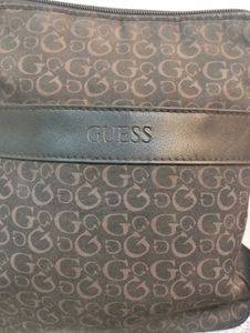 GUESS Crossbody Bag💥