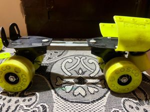 Retro Roller Skates - Size Adjustable