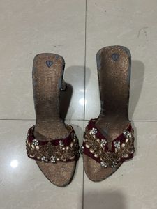 BRIDAL GLASS SANDALS