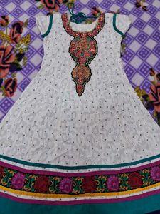 libas Ethnic White Kurta with embroidery