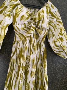 Green &amp; White Long Sleeve Dress