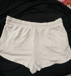 H&amp;M Beige Shorts