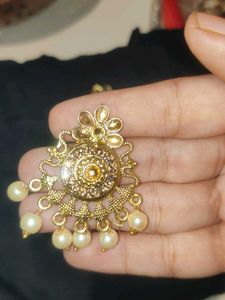Beautiful Earings With Mang Tika Set