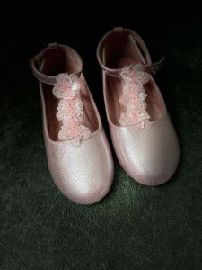 Babyhug Sparkly Pink Shoes