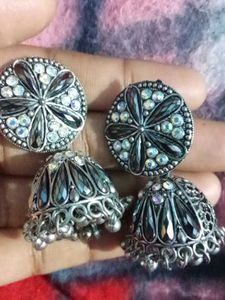 Stylish Jhumka Earrings