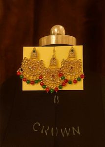 Earing With Mangtikka