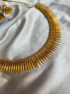 Golden Jewellery Set