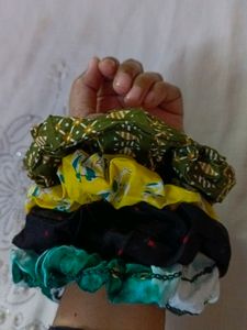 Scrunchies❤