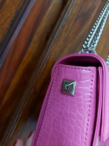 Miraggio Branded Pink Sling Bag ❤️