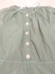 Stylish Green Top With Puff Sleeve