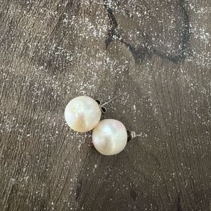 One Pendant Set Along With 4 Pairs Earrings