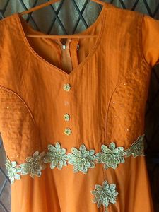 XL gown used 2 times