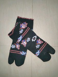 Woolen hand gloves 🧤