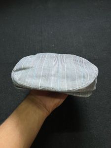 H&amp;M CHECKERS FLAT CAP