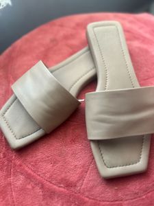 H&amp;M Beige Square Toe Slides