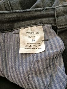 Women jeans mom Fit Mid Rise Clean Look Cropped
