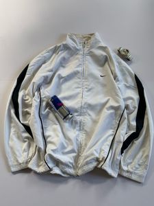 NIKE VINTAGE WINDBREAKER JACKET