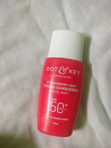 Dot &amp; Key Sunscreen SPF 50 ( Warm Ivory Shade)