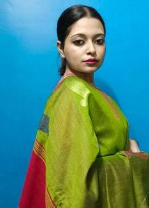 Handloom Elegant Green &amp; Pink Saree