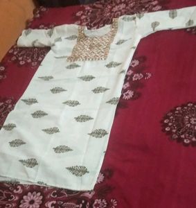 White & Gold Leaf Print Kurti