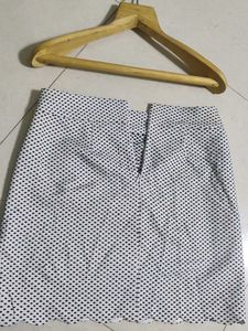 🤍 🖤LOFT Black Thred Spot White Skirt