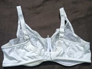 Elegant Lace Bra 38 size