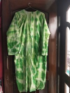 Embroidered Kashmir pheran