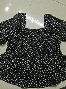 Chic Heart Print Top