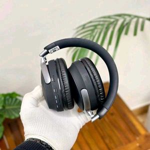 Black Wireless Headphones